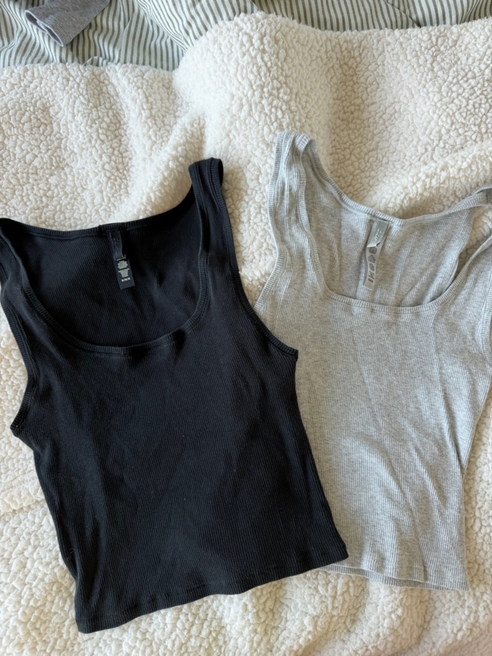 Skims Tank Top Bundle — Black & Light Gray